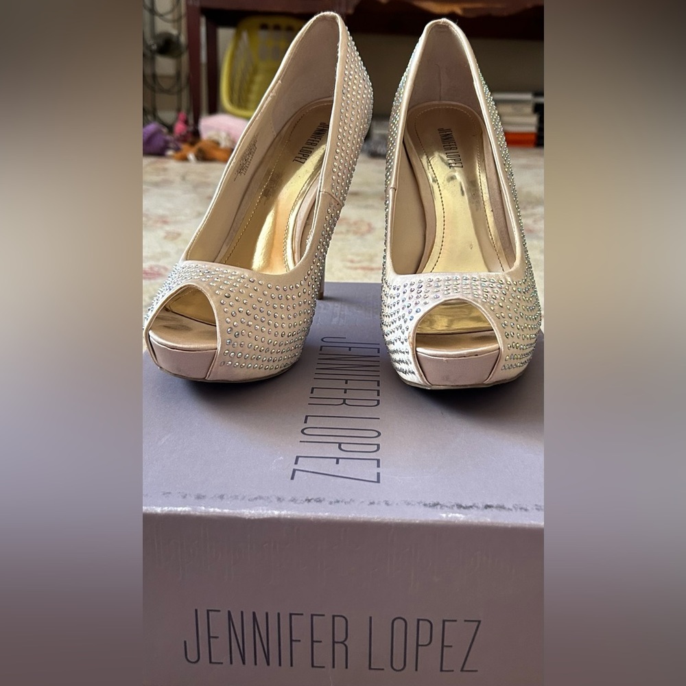 Jennifer Lopez peep toe heels
